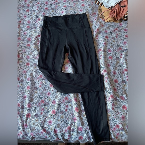 Victoria secret leggings with deep pockets - Picture 2 of 8